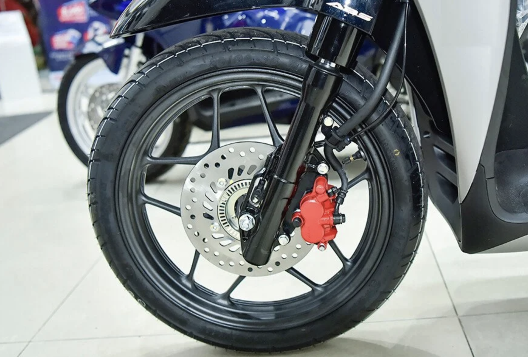 Mẹo để giữ lốp xe máy bền bỉ, đi lại an toàn