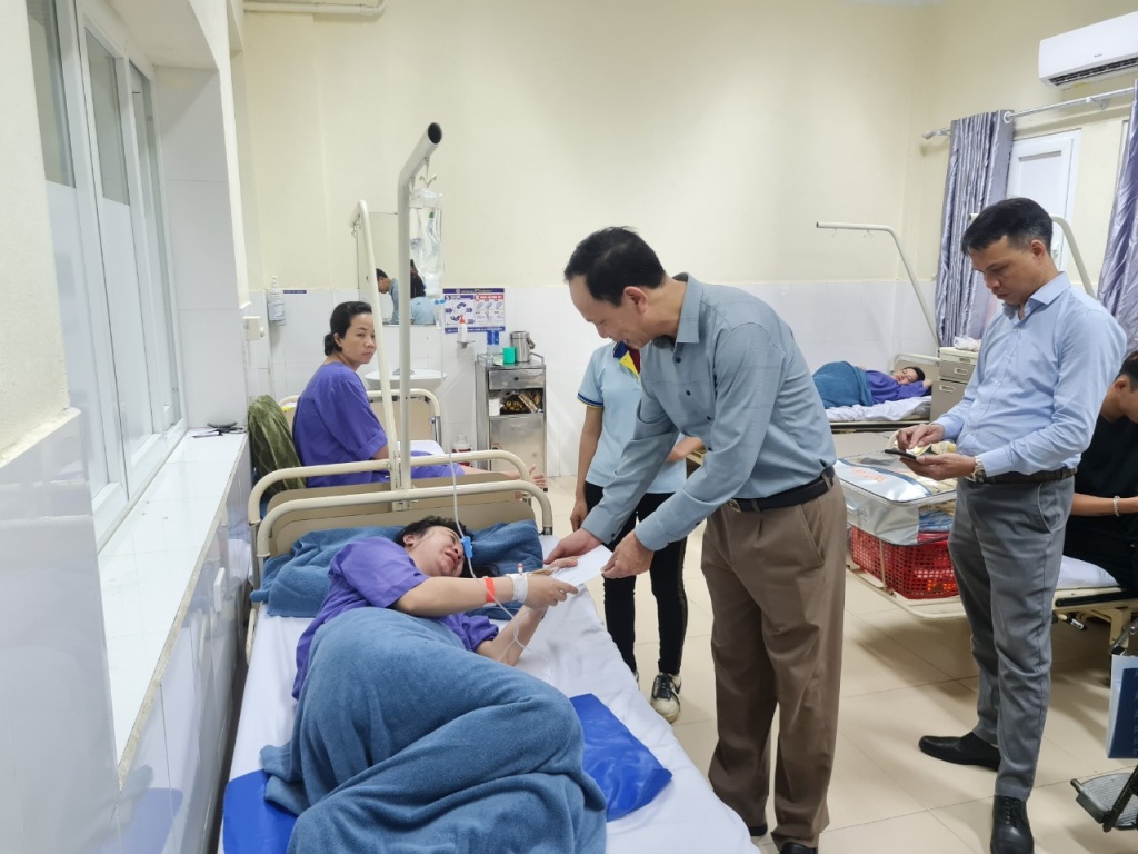 Quảng Ninh: Gần 60 công nhân nhập viện nghi bị ngộ độc khí