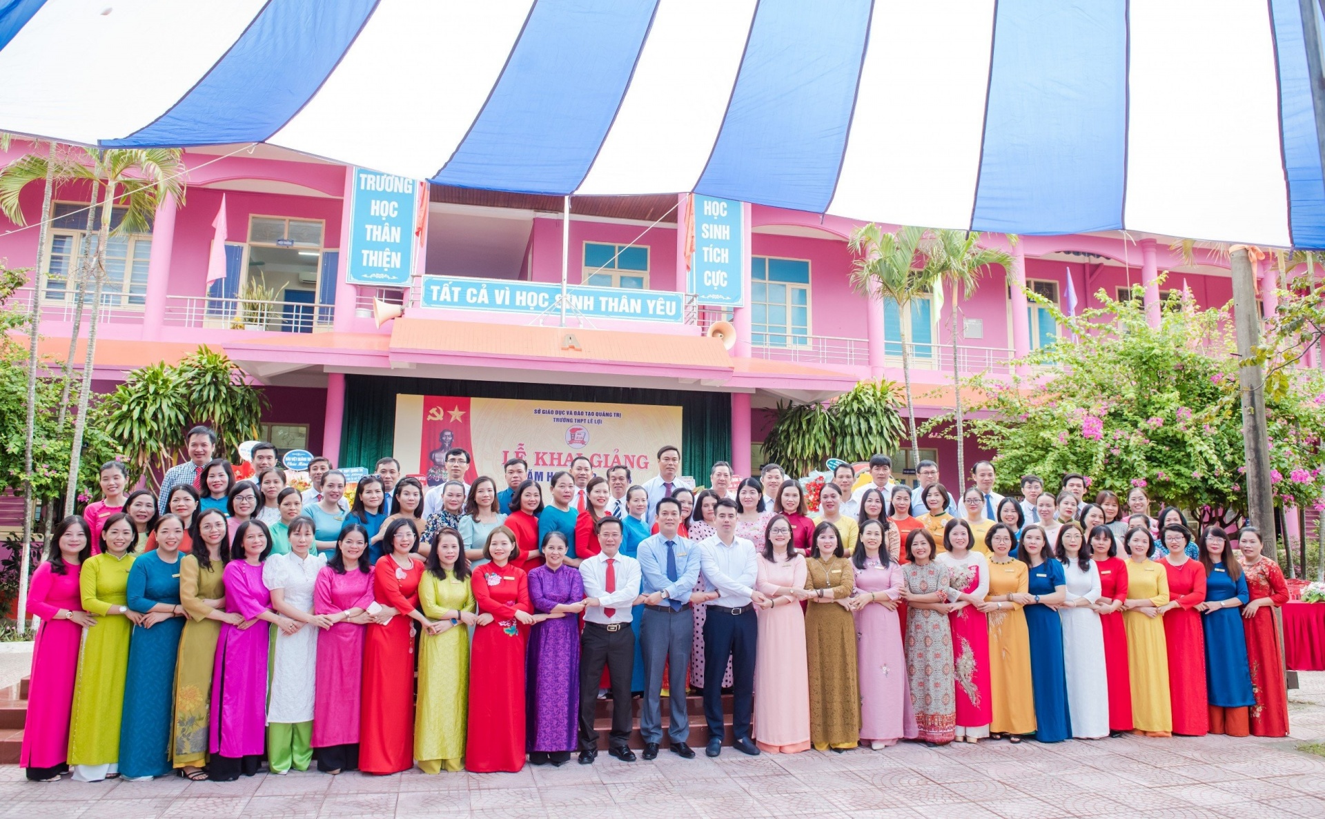Trường THPT Lê Lợi - đoàn kết, đổi mới, sáng tạo và không ngừng nỗ lực vươn lên