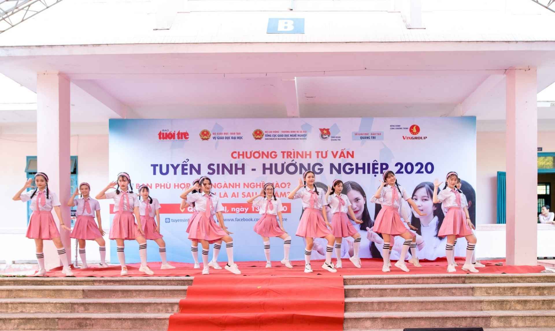 Trường THPT Lê Lợi - đoàn kết, đổi mới, sáng tạo và không ngừng nỗ lực vươn lên