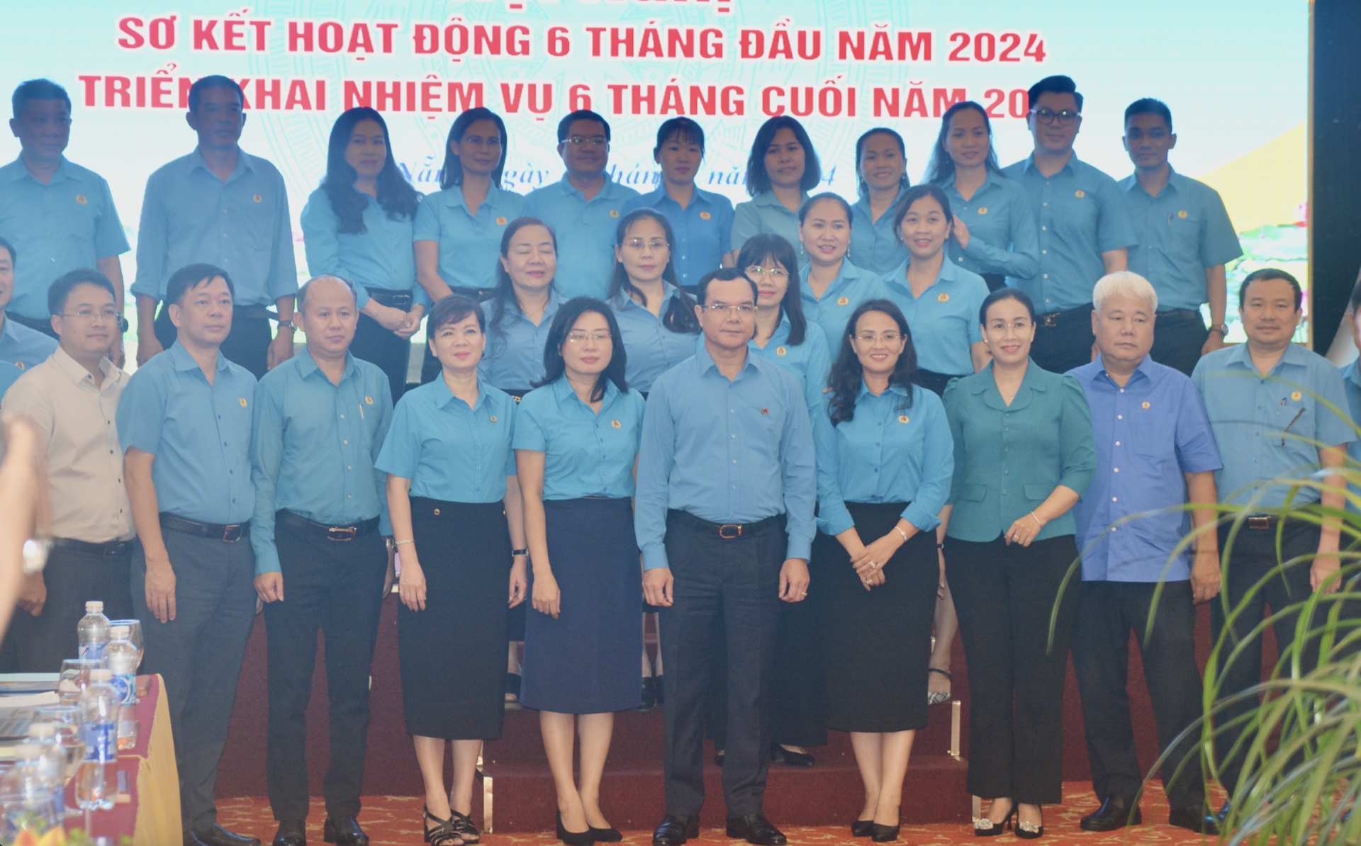 Đồng chí Nguyễn Đình Khang lưu ý công tác kiểm tra giám sát với LĐLĐ 5 thành phố lớn