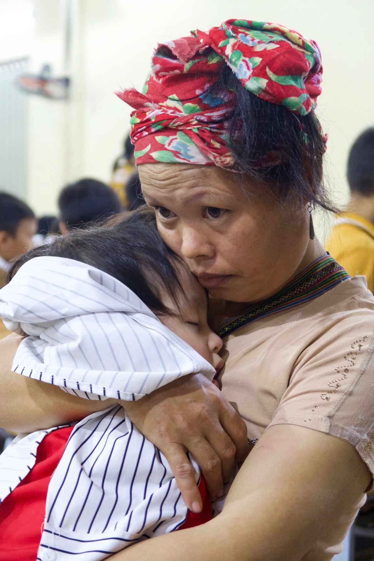 Tạp chí Lao động và Công đoàn trao quà cho giáo viên, học sinh ở Tả Ngảo (Lào Cai) Tạp chí Lao động và Công đoàn trao quà cho giáo viên, học sinh ở Tả Ngảo (Lào Cai)