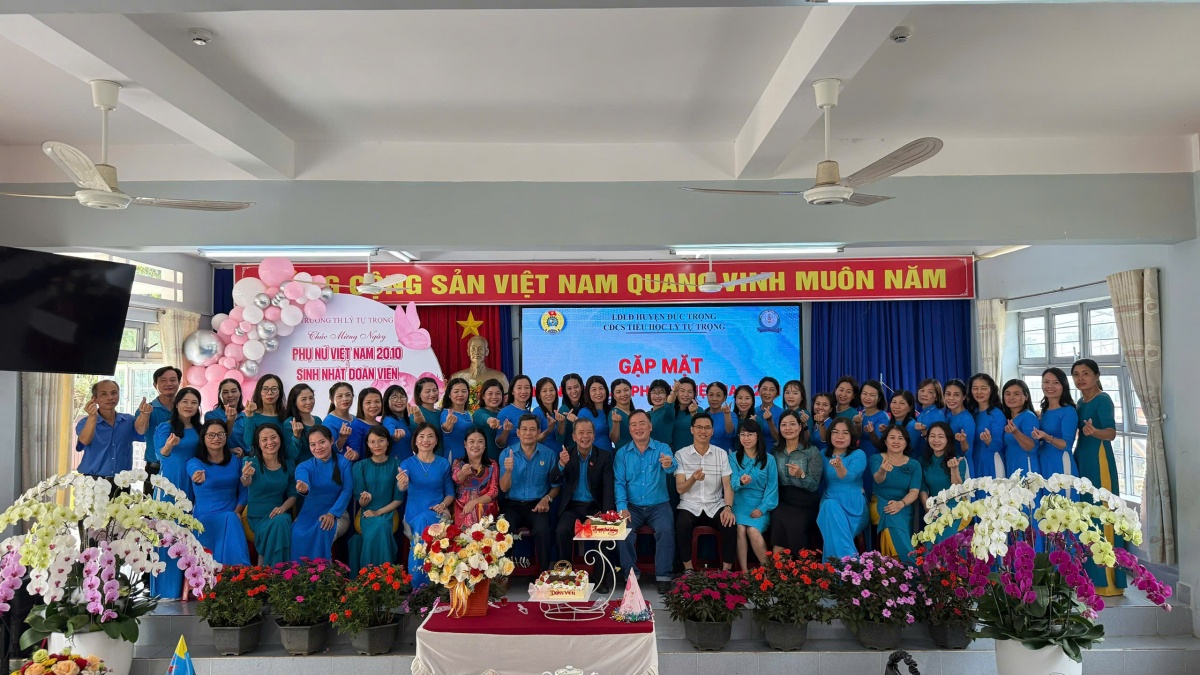 Phong trào “Hai giỏi” ở công đoàn được Tổng Liên đoàn tặng Cờ thi đua