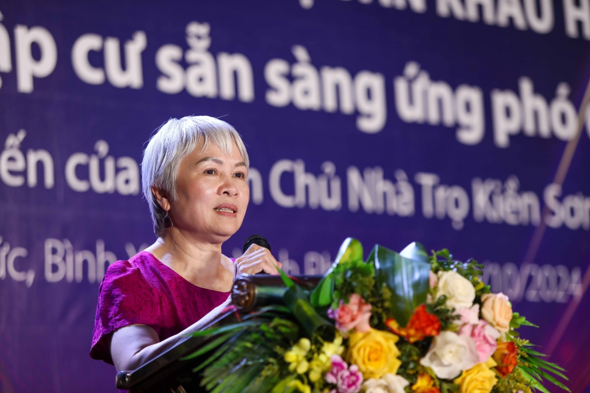 Chủ trọ tổ chức thi văn nghệ sân khấu hóa cho công nhân nhập cư
