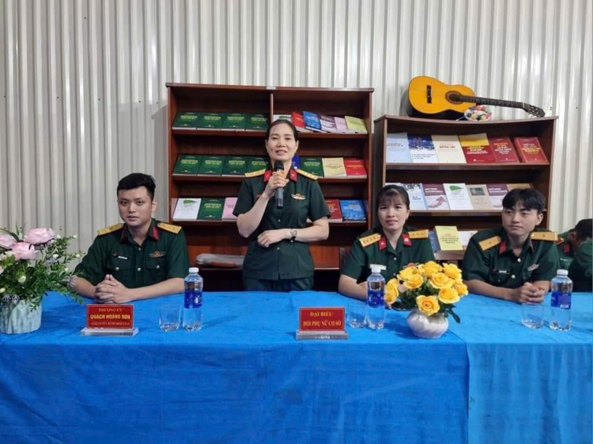 Nữ bếp trưởng nuôi quân chăm lo từng miếng ăn cho đồng đội