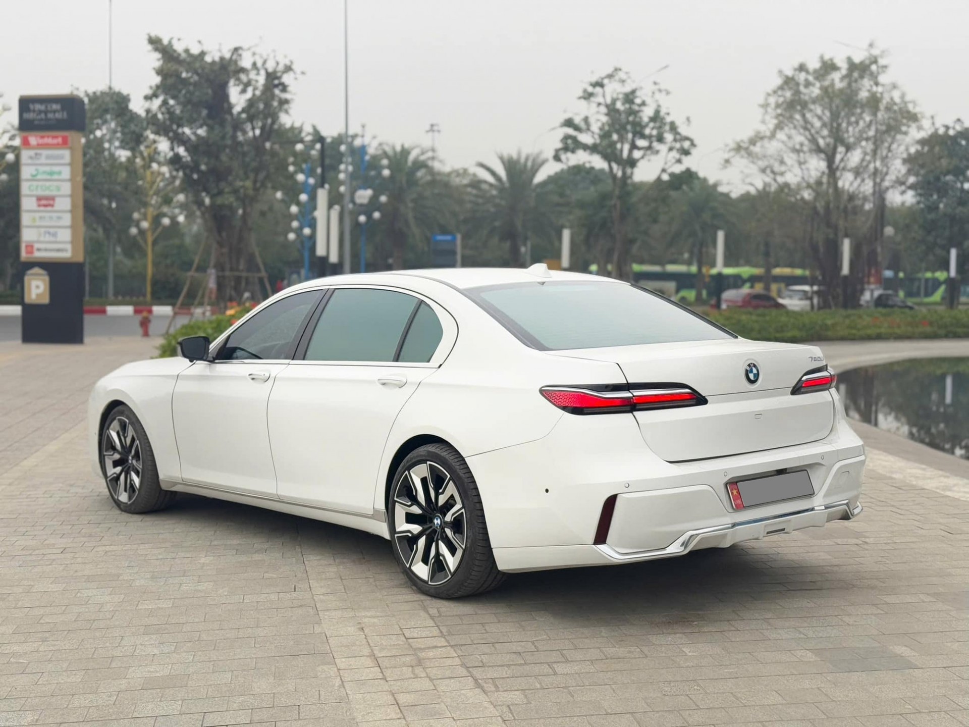 BMW 750Li 2010 
