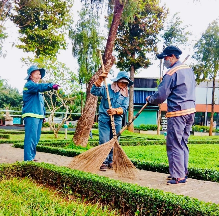 Người đảng viên bước ra từ những con đường sạch