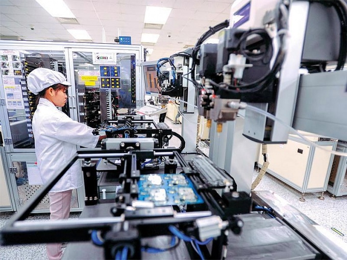  Mỗi một thao tác được cải tiến bằng đổi mới sáng tạo là một bước tiến để thoát khỏi “bẫy năng suất thấp” – bẫy khiến đời sống công nhân mãi chật vật.